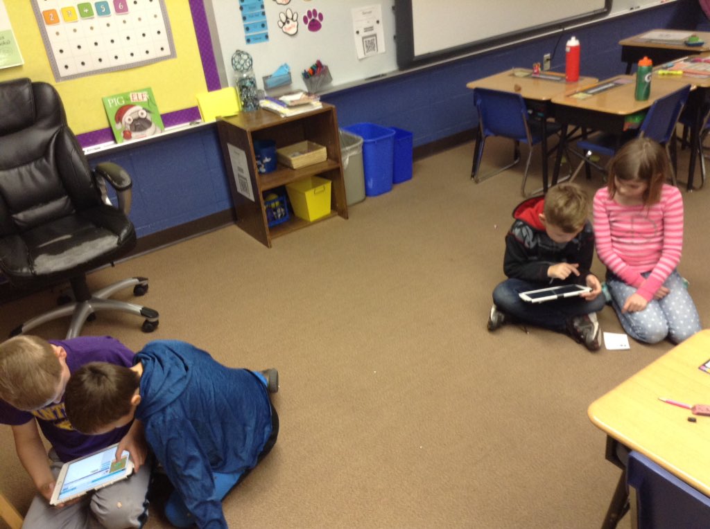 Hansen2ndGrade's tweet photo. Our first day on https://t.co/9yIYFQOxS3 was intense!! #LotsOfThinking #ComputerScience #TeamworkMakesTheDreamWork https://t.co/hXXJExsi9N