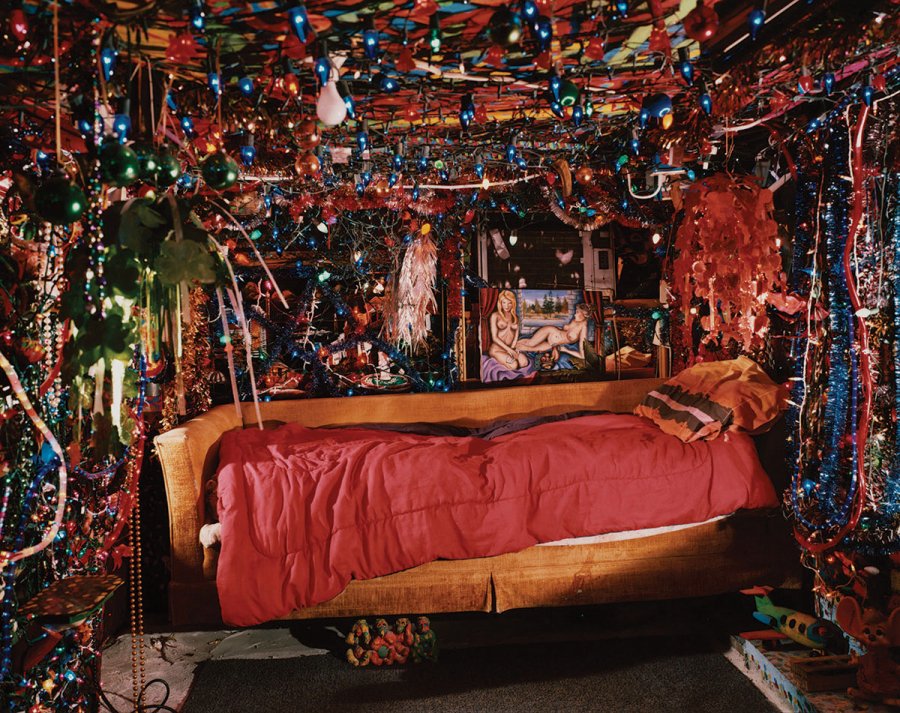 oxfordamerican's tweet image. “James Plunkett is fourth-generation circus. He tells me his great-grandfather and grandfather once toured with Buffalo Bill’s Wild West show.”

—From William Caverlee’s “Leaving Day,” a Points South Essay from the archive. Art by Alec Soth #Issue80 ow.ly/Z9Nu30mSrlt