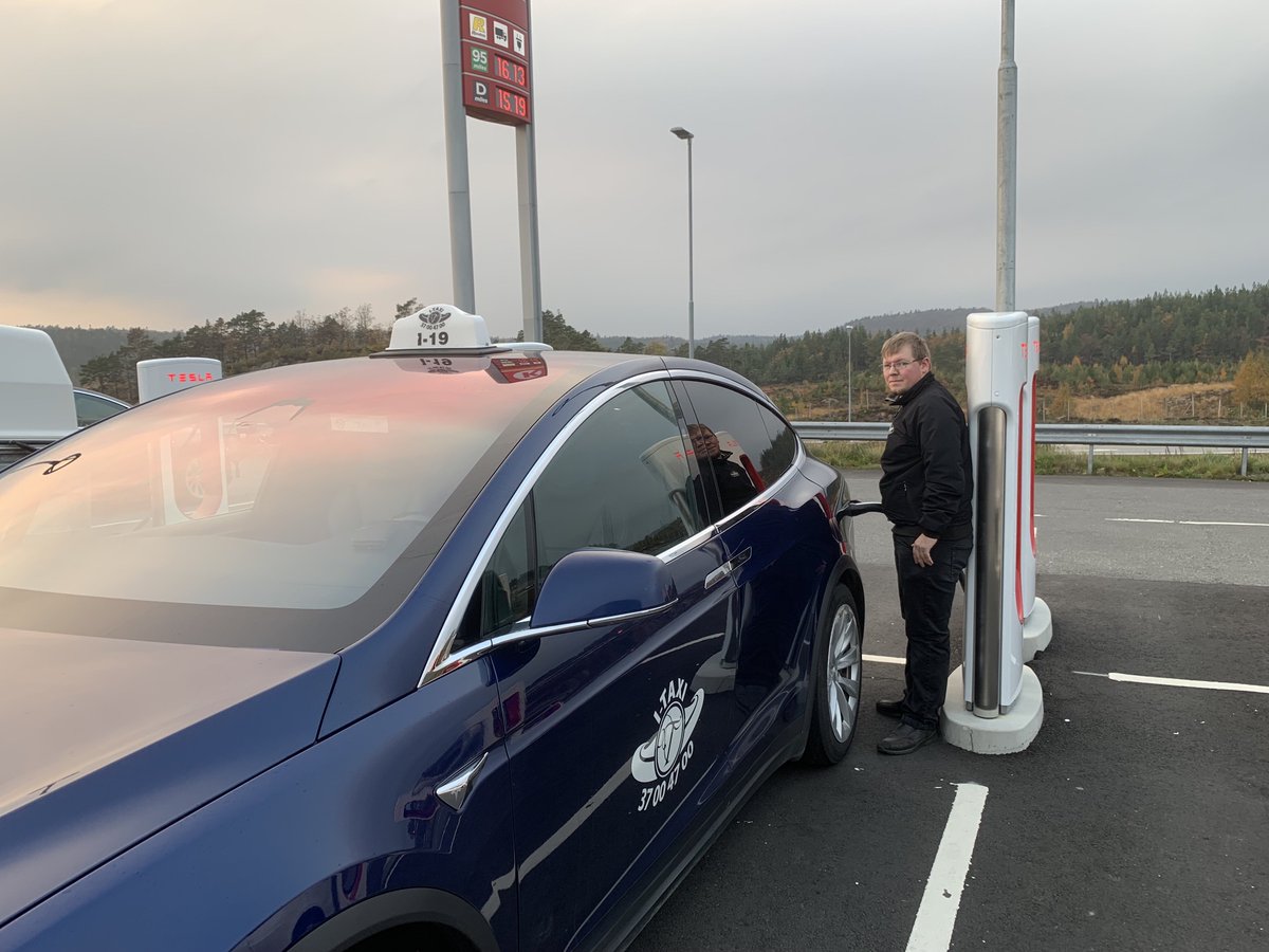 JGjoby's tweet photo. Hva trengs av ladeinfrastruktur hvis elbiler skal brukes som drosjer. Jeg har skrevet rapport for Klimapartnere i Agder om ladeinfrastruktur for elektriske drosjer. Ler mer og last ned rapporten her https://t.co/wJMORPAPPv #elbil #drosje #taxi #emobility #ev #electrictaxi #eltaxi https://t.co/4AvLcFgdDa