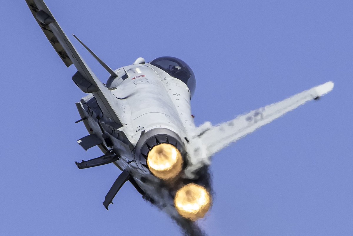 AircraftPhotoz1's tweet photo. Turning Up The Heat https://t.co/oI5kcllrgz