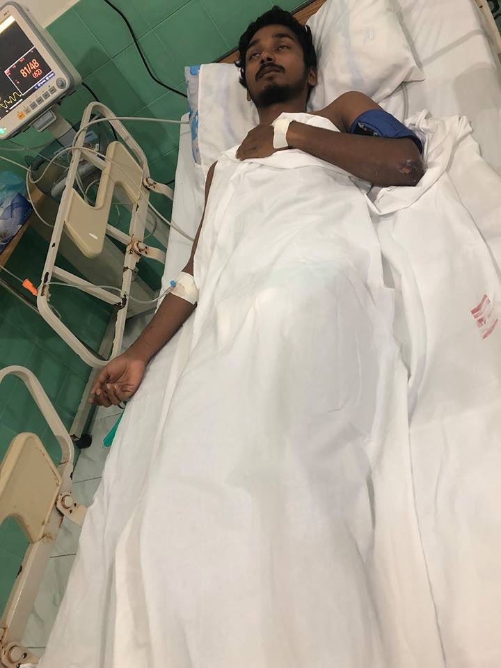 asadhaddu's tweet photo. #SeriousCase Addu sharafudeen school kurimathin Ali solih car in Haisham gaiga jassaa ekujjaage faifalamasgandu mathin car dhuvvunee nidhifa egadeega ineema kamah bune, @PoliceMv ah haaziruvaan engumun bayaan ga soinukoh filaigen ais state min kamaa havaaluvee. 1/2 https://t.co/zaWIbT90oh