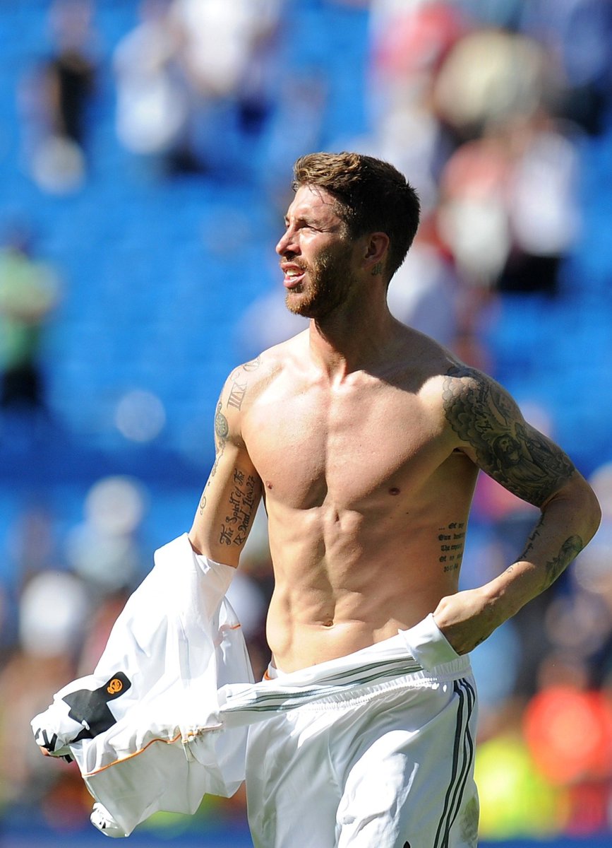 футболисты без. кристиано роналдо. футболисты без футболок. джон терри 2004. кристиано роналдо торс.