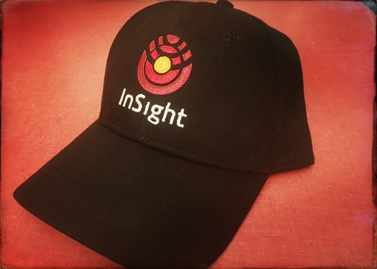 EmmanuelPERNOUD's tweet image. Trop classe le 🎁, la 🧢 #NasaInsight😊 
Thx @Laura_FdMiret 👩‍🚀 #BestCoworkerEver 👊
Bonne chance pour le montage... 
#LeMondedeJamy #MissionToMars 🚀✨