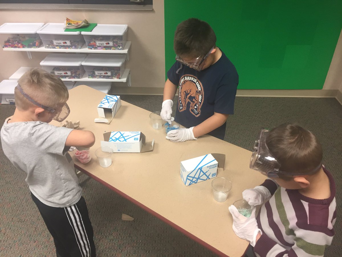 MrsMalcolm205's tweet photo. #ssestrailblazers  K-2 Stem Club bouncy balls! https://t.co/LA1xNQrz1d