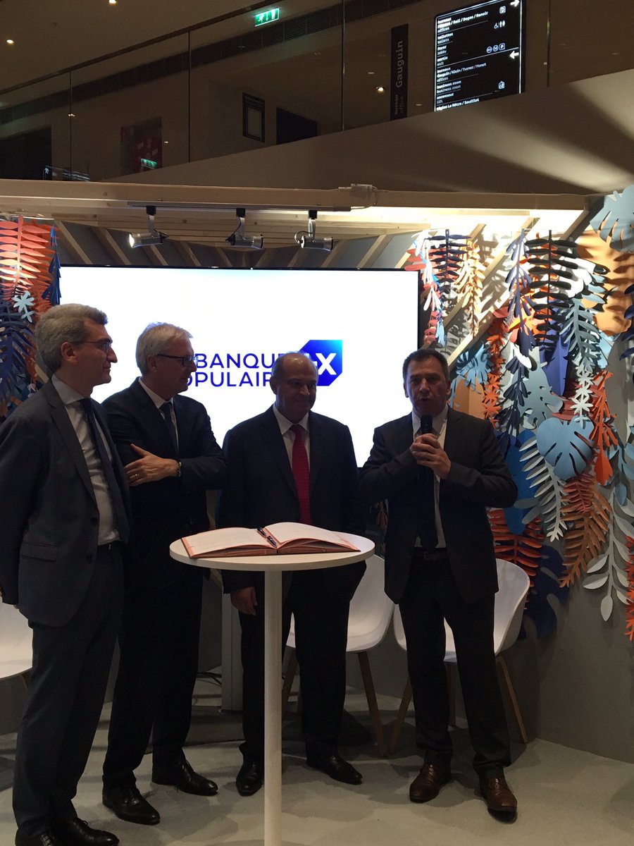 Signature du renouvellement de la convention de partenariat ce soir lors de #CMAC2018 entre <a href="/BP_RivesParis/">BP Rives de Paris</a> <a href="/BanquePopulaire/">Banque Populaire</a> représentée ce soir par notre DGA <a href="/WETTLEPascal/">WETTLE  Pascal</a> et la @CRMA_IdF représentée par son président <a href="/LMunerot/">Laurent Munerot</a> . Vive l’artisanat !