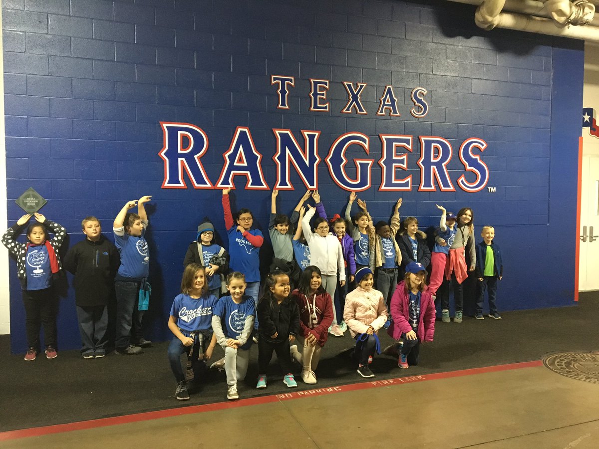 BrandyMurphy15's tweet photo. What a wonderful field trip! @ikard_roos https://t.co/KTsCPKEJjE