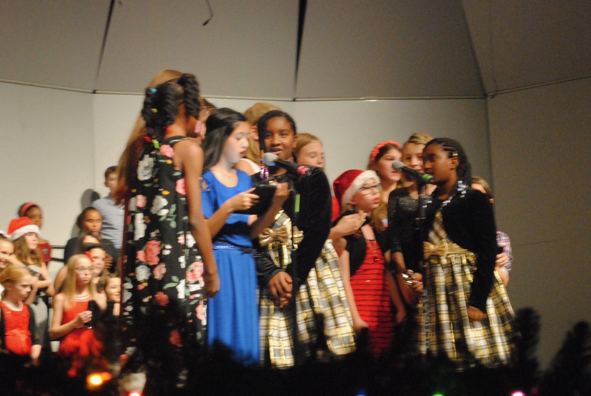MsB_music_class's tweet photo. Thanks for a wonderful concert Edison students! @mrstfrazier @the_frazzz72 @edison_4th @edison4thFPS @Edison5th @Edison5th #fraserfamily https://t.co/8CVsEgn7Vg
