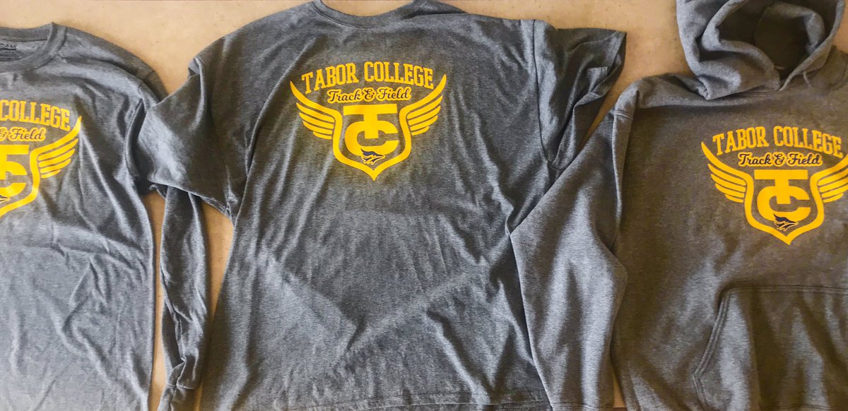 TaborTrackField's tweet photo. 🚨New Gear🚨
.
.
.
The Bluejays are ready to compete this weekend in Nebraska! Before we set off for Christmas Break.
#ThrowU #JumpCity #SprintSquad https://t.co/kgoFuIQ365