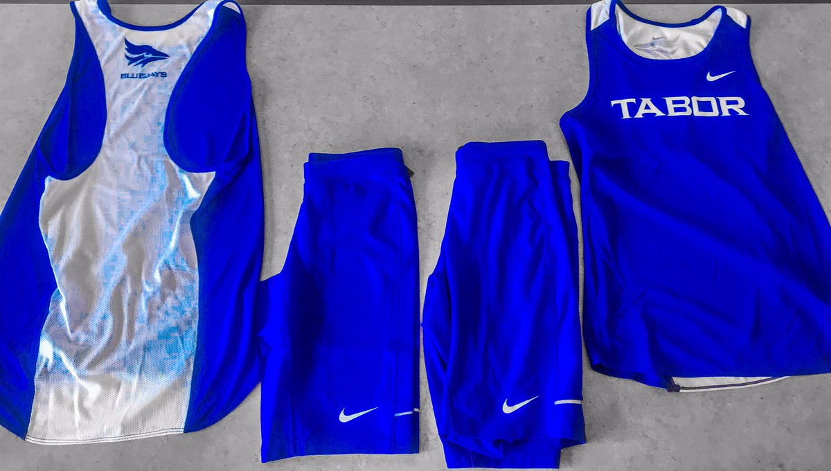 TaborTrackField's tweet photo. 🚨New Gear🚨
.
.
.
The Bluejays are ready to compete this weekend in Nebraska! Before we set off for Christmas Break.
#ThrowU #JumpCity #SprintSquad https://t.co/kgoFuIQ365