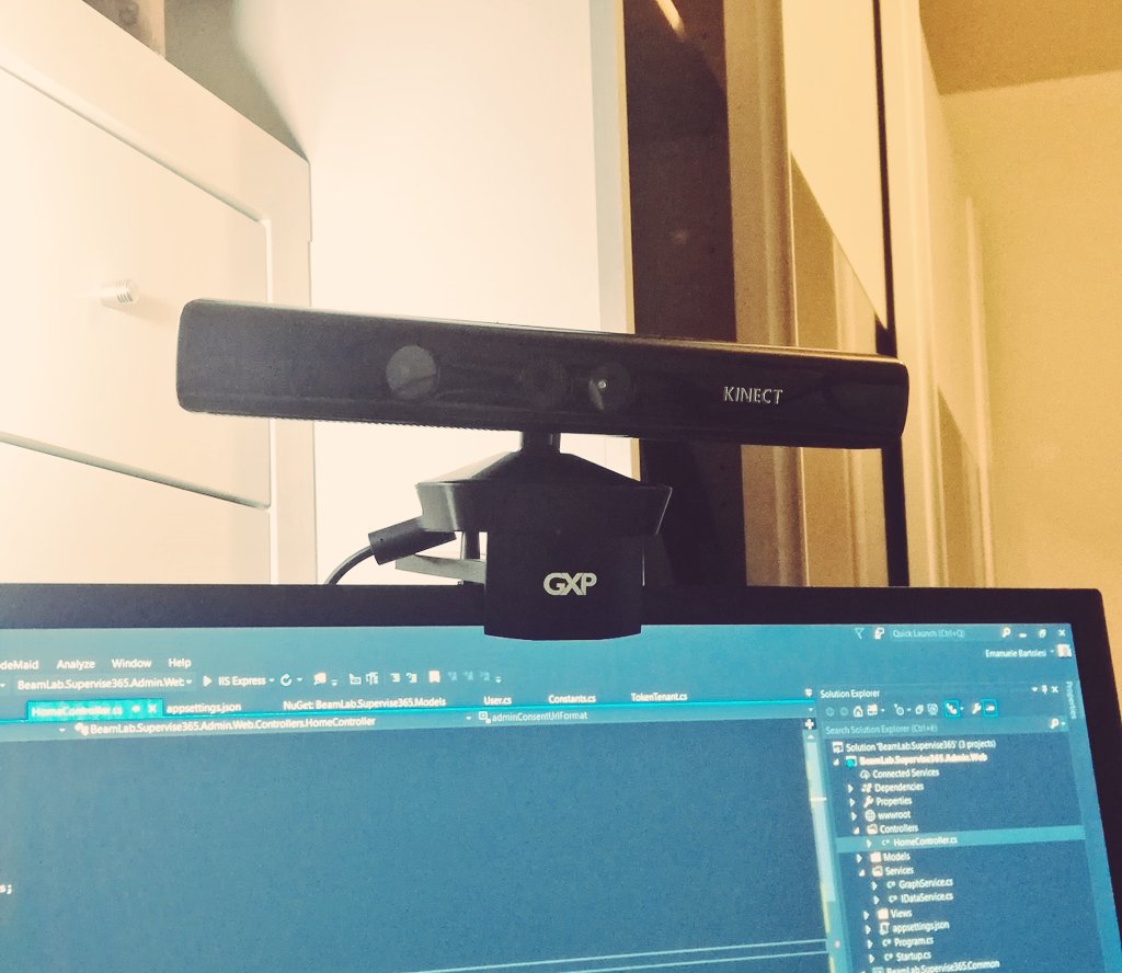 kasuken's tweet image. A little bit vintage, but I still love it. 😍
//cc @marcominerva @MarcoDalPino
#kinect #kinectforwindows