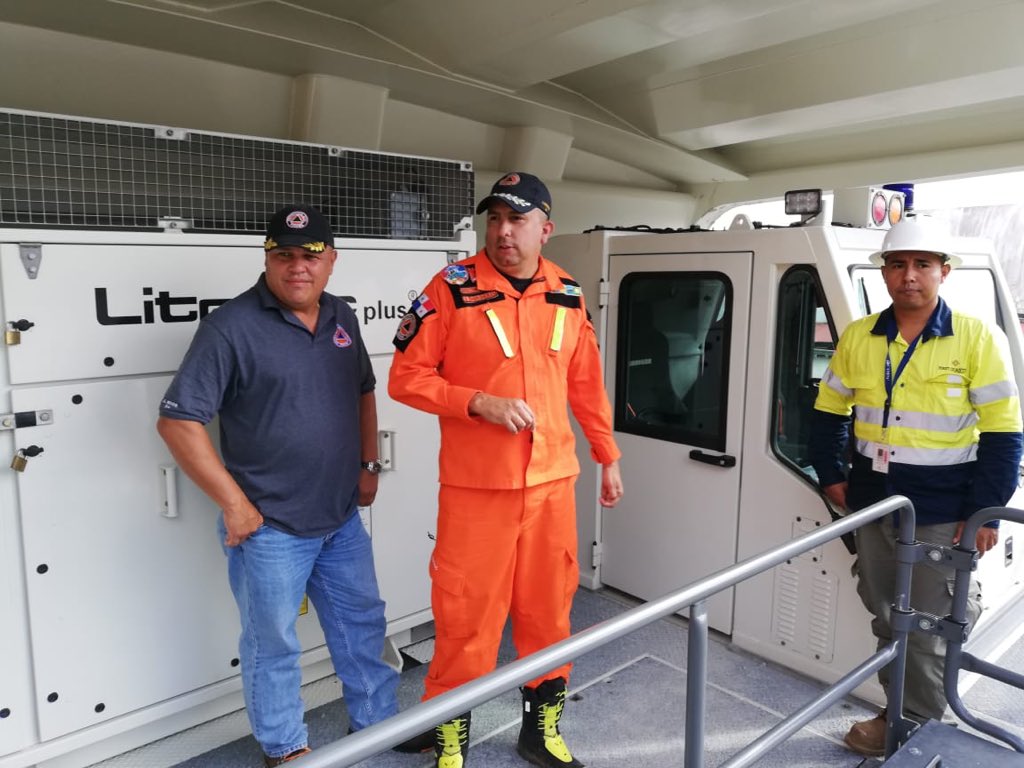 Cobre_Panama's tweet photo. Hoy recibimos la visita en #CobrePanamá del Licenciado @donderisja , Director General del @Sinaproc_Panama , quien quedó impresionado 😱 con el proyecto 🚧 y tuvo la oportunidad de visitar diferentes áreas y conocer de cerca a nuestro querido camión #T284 📸 https://t.co/21LKHPCWeB