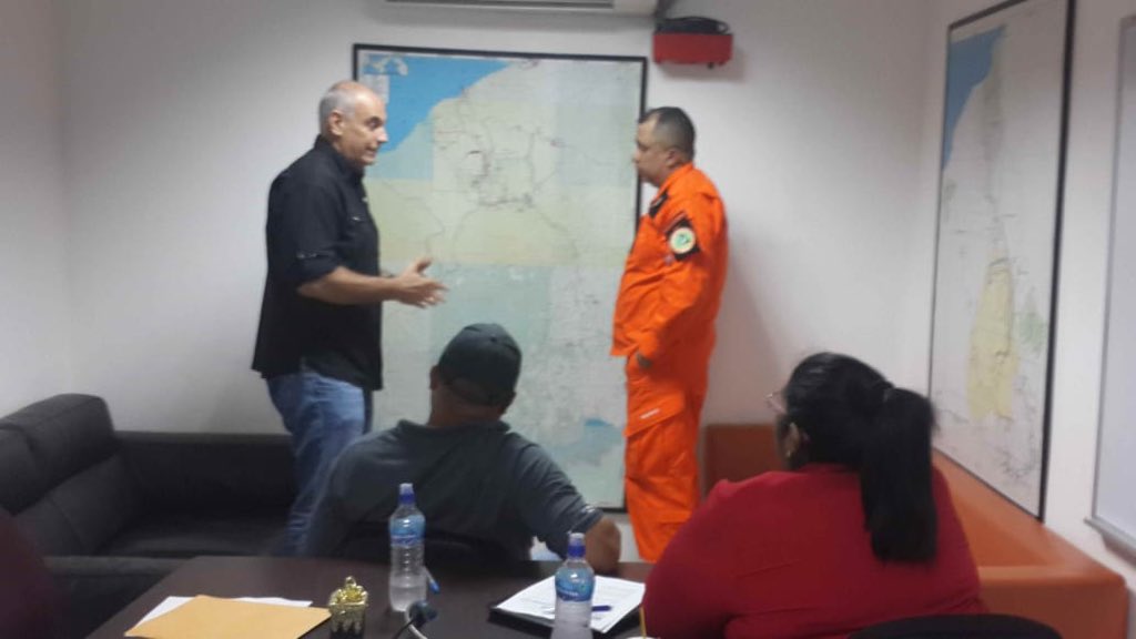 Cobre_Panama's tweet photo. Hoy recibimos la visita en #CobrePanamá del Licenciado @donderisja , Director General del @Sinaproc_Panama , quien quedó impresionado 😱 con el proyecto 🚧 y tuvo la oportunidad de visitar diferentes áreas y conocer de cerca a nuestro querido camión #T284 📸 https://t.co/21LKHPCWeB