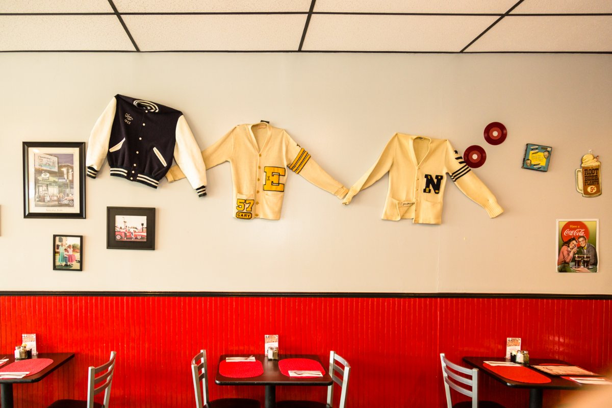SammyJoesPizza's tweet photo. Where good times reach their full potential. https://t.co/xYldCWDzG3