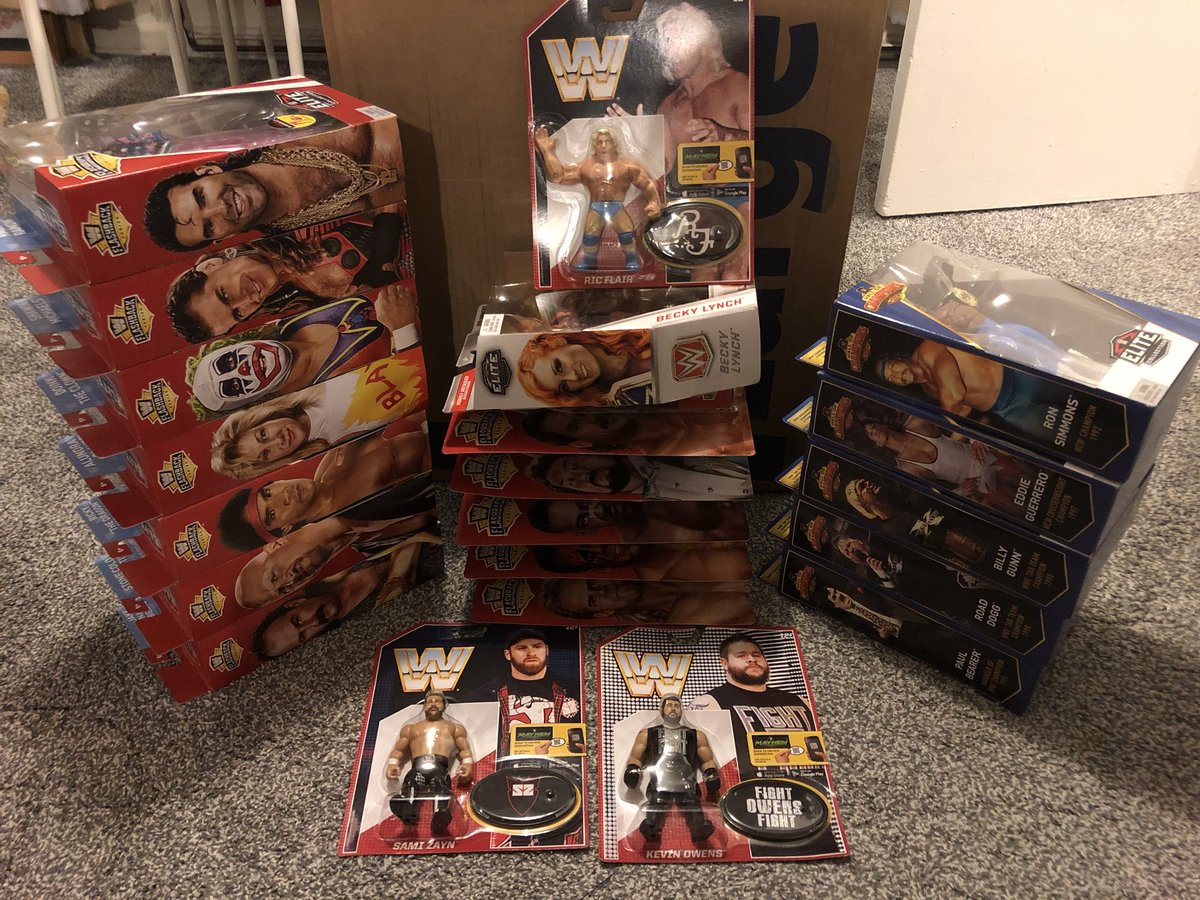 OldMrStevie1983's tweet photo. @WFmaniac @WWEMattelRetro Gotta love when your brother has sent you a box from his Florida holiday for the Man Cave #WWEMattel #WWEFlashback #WWERetro #WWEHallofChampions https://t.co/T8XhvPe8ur