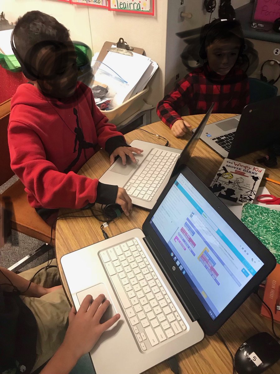 pjbatch1's tweet image. Third Graders Coding at Four Creeks! #hourofcode #VisaliaEdTech @kmprice88