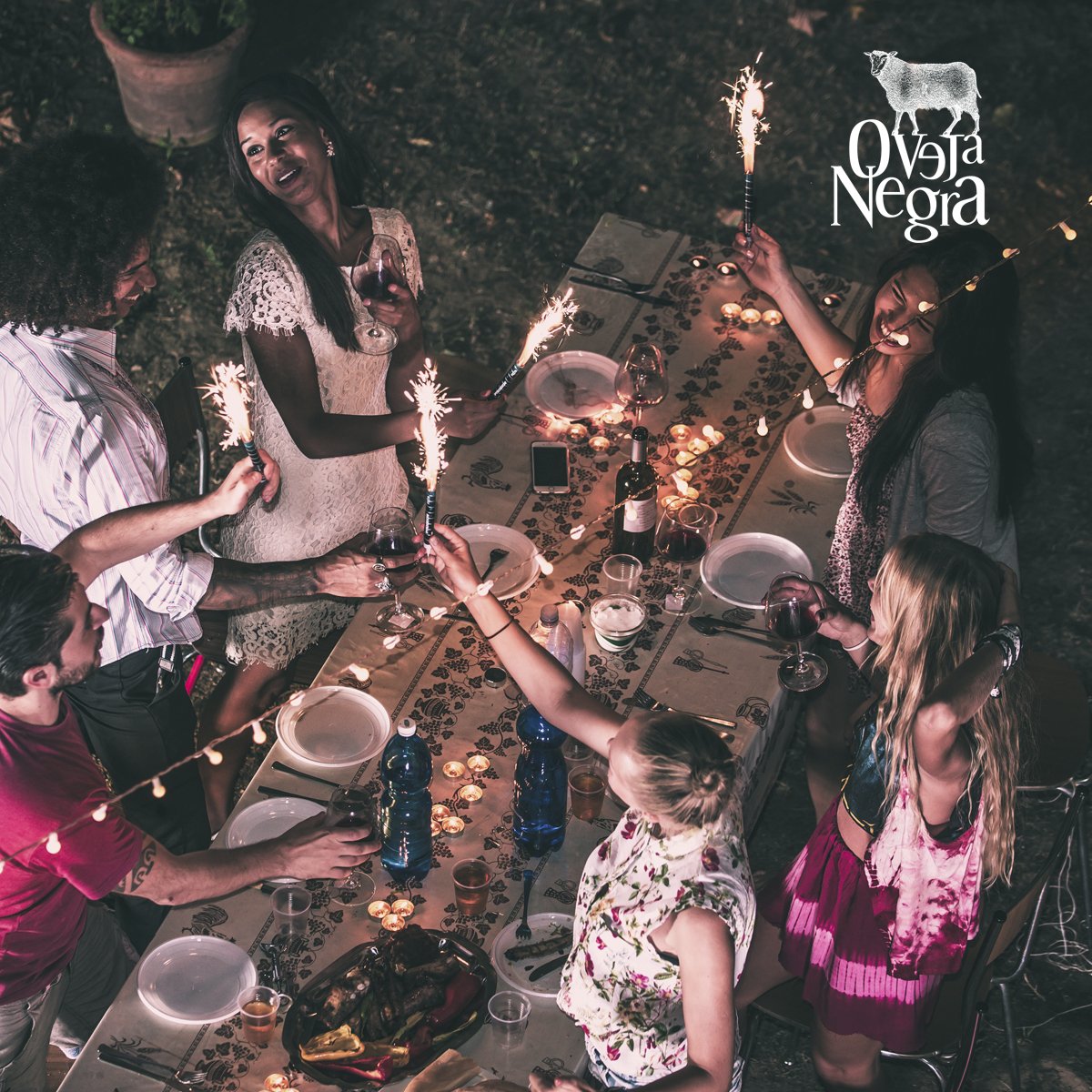 Etiqueta a tu grupo de amigos con quienes disfrutarías un asado veraniego y vinos Oveja Negra #VinosOvejaNegra #Wine