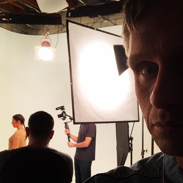 lincolnhoppe's tweet photo. Bad On Set Advice: When in doubt, lurk in the shadows 😂 Shooting on set w Firework! #firework #fireworkapp @fireworkhq #badadvice #onset #onsetadvice #comedy #lurk #creepy #creeper #lol #actor #actorslife #lightscameraaction #whitecyc #episodic #show https://t.co/4c9qWODQHn https://t.co/SUbZPdbdVB
