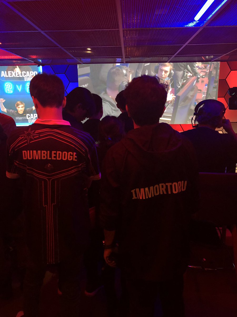 Dunpy's tweet photo. Simdi 2v2 de bizi temsil etmek icin ve Turk Egitim Vakfi’na bagis icin @DumbledogeLoL ve @ImmortoruLoL geliyor, uyanik olanlar ekran basina daha Faker kesicez gogogog #ASE2018 https://t.co/EcTRTCTFM7