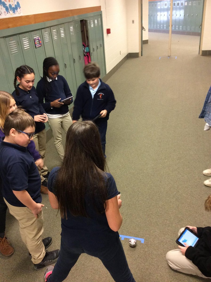 MrD203's tweet photo. We've been coding all week, but today was our #HourofCode! Busted out the new @Sphero Bolts. @codeorg #CSEdWeek #SwansonStrong #TeamSouthBend https://t.co/1wDRjNCmUv
