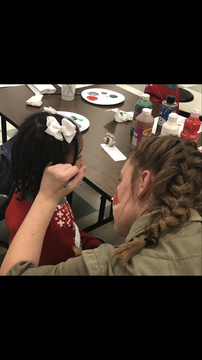 CarenMarkt's tweet photo. A few more dinner with Santa pics ! @bakerelembears #JourneytoAWE #itsthemostwonderfultimeoftheyear https://t.co/SZVLykgg58