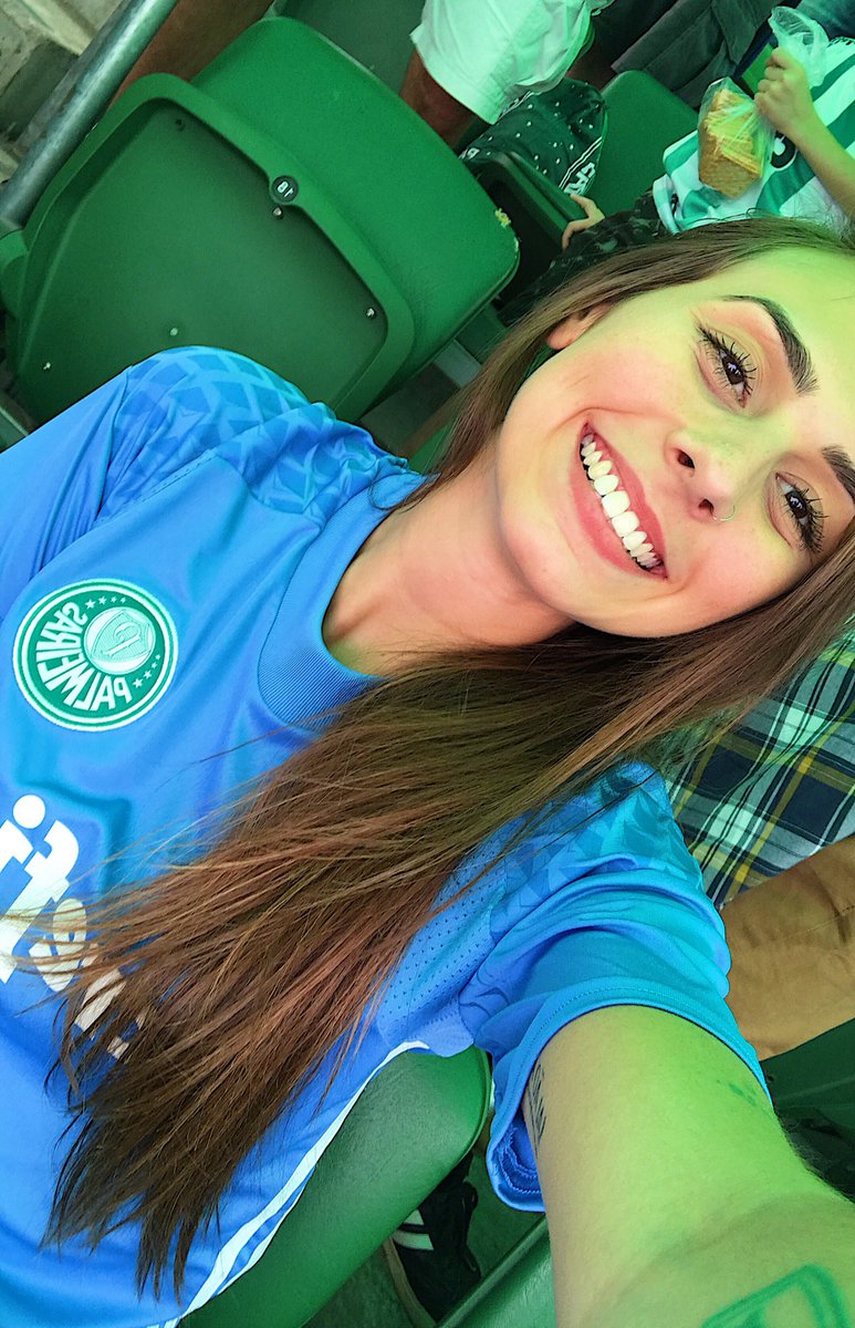 bibisep's tweet image. me achei bonita nessa foto postei e sai correndo