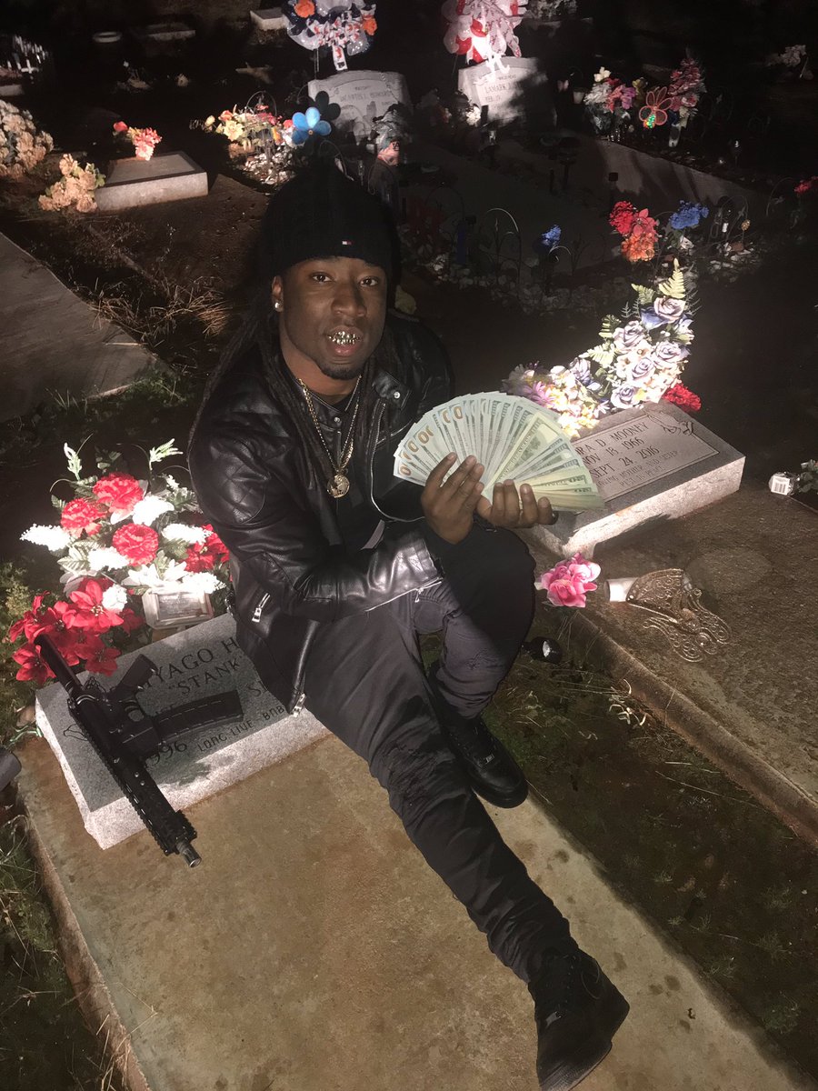 GBA_BABY1900's tweet photo. Hitting all des licks feelings like BnB🦍💂🏿‍♂️🥶🔥🖤#LLBnB https://t.co/mp8GnnFirQ