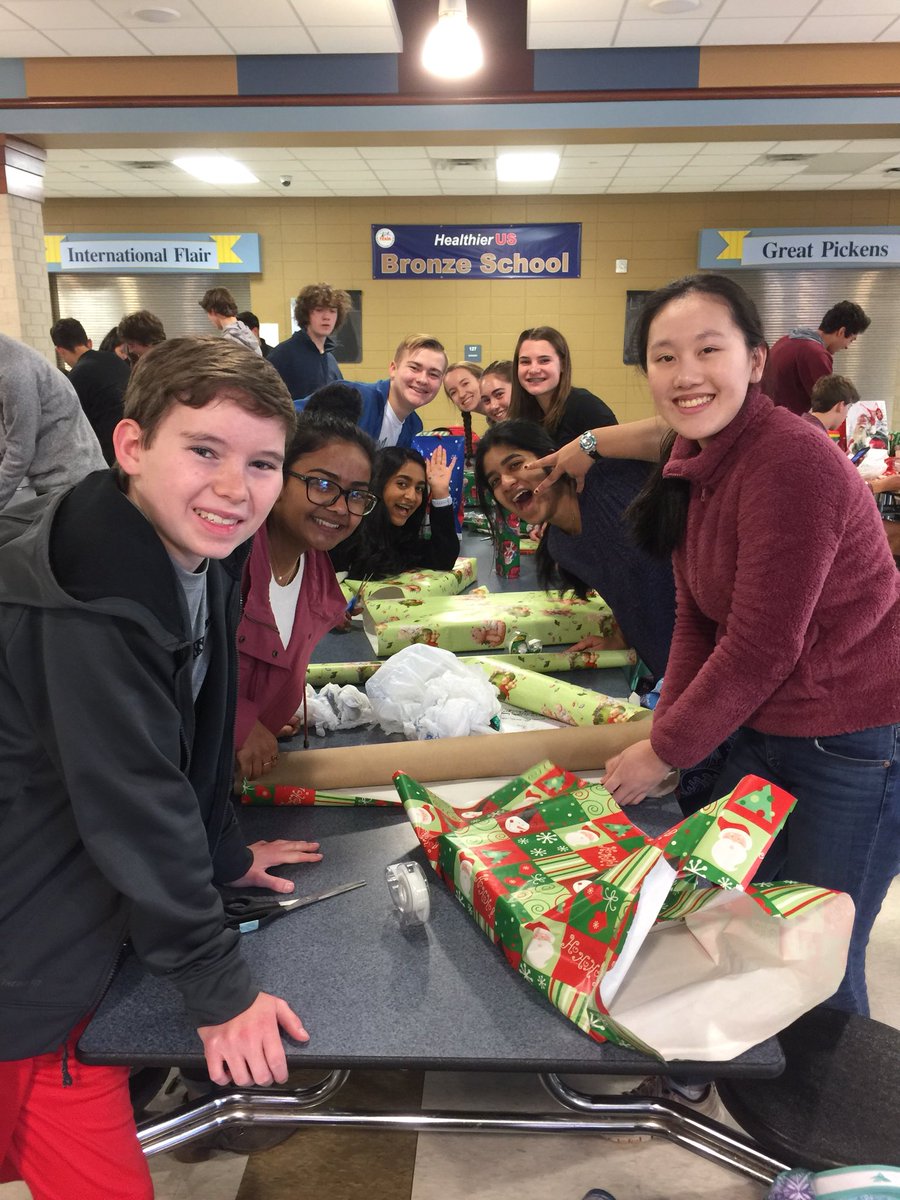msjustusDWD's tweet photo. After our Beta Club Meeting/Wrapping Party today, attended by about 200 students and 4 sponsors, 24 kids will receive at least $90 worth of gifts each, and in most cases more!  @DWDanielHigh #OneDaniel #BetaClub #HelpingHands #proudofmykids https://t.co/XSSb7lbNGn
