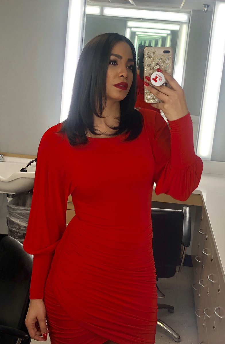 Raengelsolis's tweet image. Nunca digas &quot;no puedo&quot; cuando ni siquiera lo has intentado. 🌹❤️👠💋
▫️
▫️
▫️ 
#felizjueves #redismycolor #ilovered #ladyinred