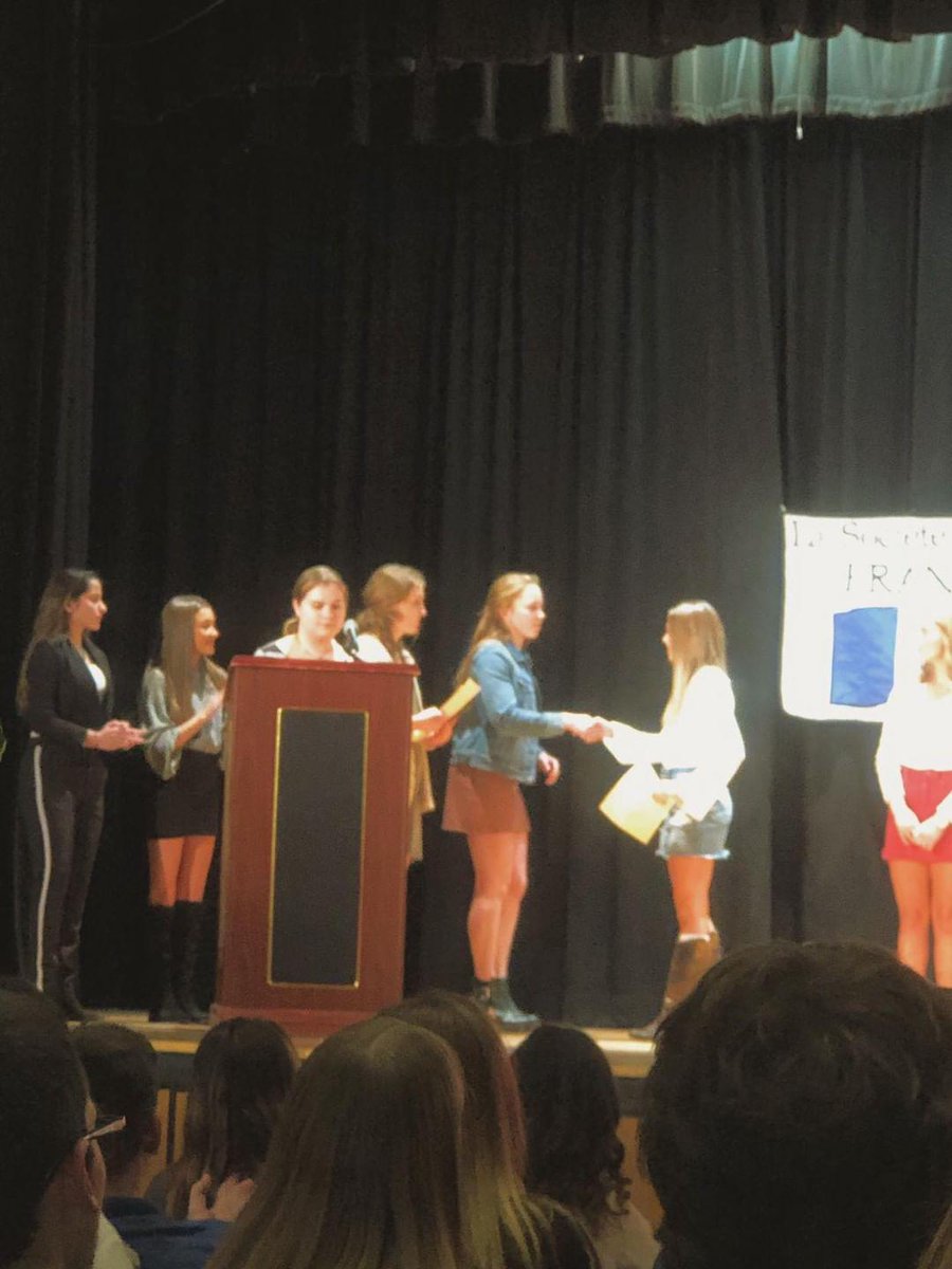 middnorthshs's tweet photo. Congrats to the new inductees! Amazing job tonight to all language honor societies. ���👏👏 #MHSNPride #spanishhonorsociety #MHSNSHS https://t.co/uNYdmFQGiN