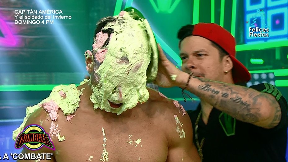 Combate_ATV's tweet photo. ¡Aquí hay un solo ganador! @mario_hart estampó dos veces consecutivas el 'tortazo' a Said Palao 📺🤣 #CBTCercaALaFinal | @atvpe https://t.co/5BYcB9rnoY