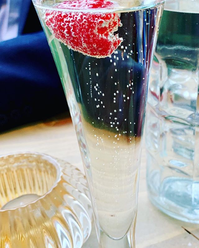 ramsma's tweet image. Belated posting due to #O2Problems, but here is my truly delicious #FestiveFeast with endieposts today at #Vesta #Edinburgh vestaedinburgh 🎄🎅🏻 😋#nomnomnom