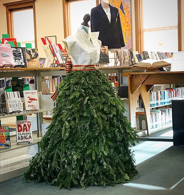 JGPLibrary's tweet photo. Throwback Thursday to our holiday display from last year! But wait till tomorrow when we post this year's display! 😉 #library #librarydisplay #librarydesign #holiday #holidaydecor #mannequin #dressform #christmastreedress #freshpine #pinesmell #recyc… https://t.co/CRXYTzGyag https://t.co/lMub2OIlJV