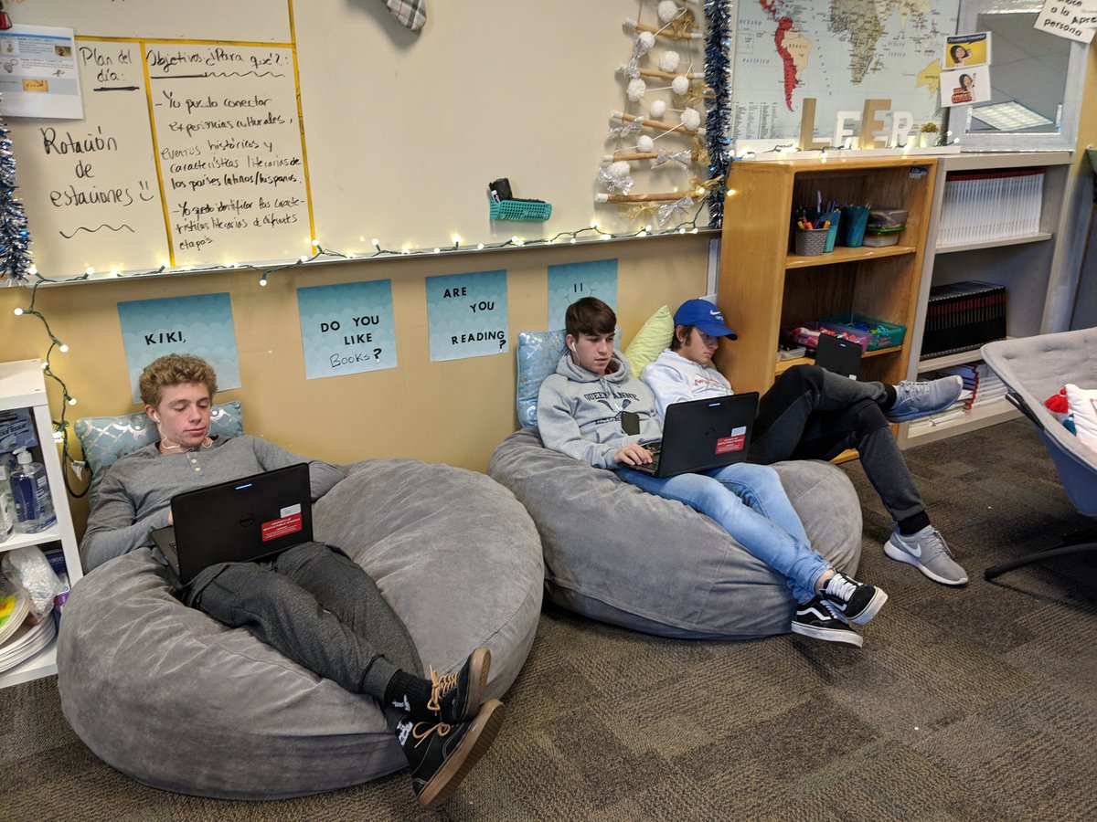 profeLMadrid's tweet photo. Spanish AP Language &amp; Culture Ss in #stationrotation to review the #Culturaltheme Familias &amp; Comunidades, Grammar, Vocabulary, Orthography, the 3 communicative modes &amp; AP test prompts.  Ss are doing a lot of progress with independence &amp; tech issues #BLinAction  #SPSconnects https://t.co/EPfL2J3vh7