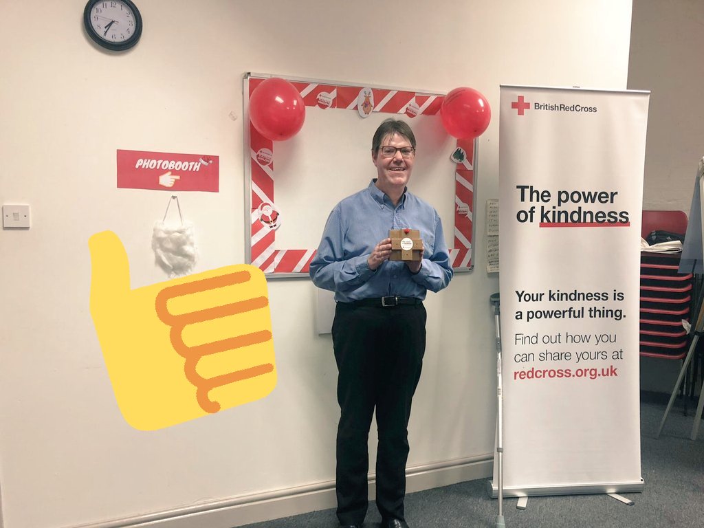 KerryThreadgill's tweet photo. Our lovely volunteer Lee has picked up our #RedCross Week Superstar #Foscar award! Lee is a STAR bucket collector and demonstrates #PowerOfKindness every single day 🌟 #Merrymas @RedCrossNorth https://t.co/NMYLyx9E9L
