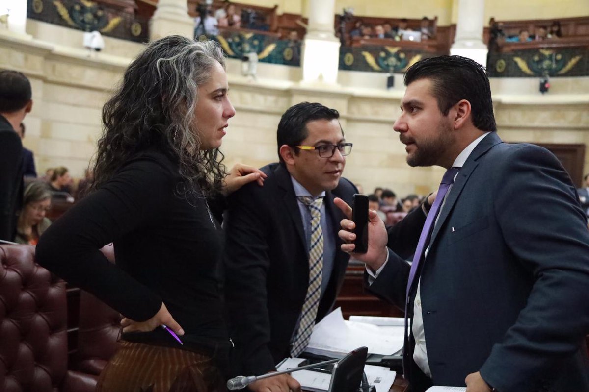 IAMantillaG's tweet photo. Hoy debatimos con los senadores y representantes de las #ComisionesSextas, y avanzamos favorablemente hacia la modernización del país a través de la tecnología. Con optimismo, esperamos que este proyecto sea una realidad para beneficio de todos los colombianos. #LeyTICEsProgreso https://t.co/ig4WlMvZ2N