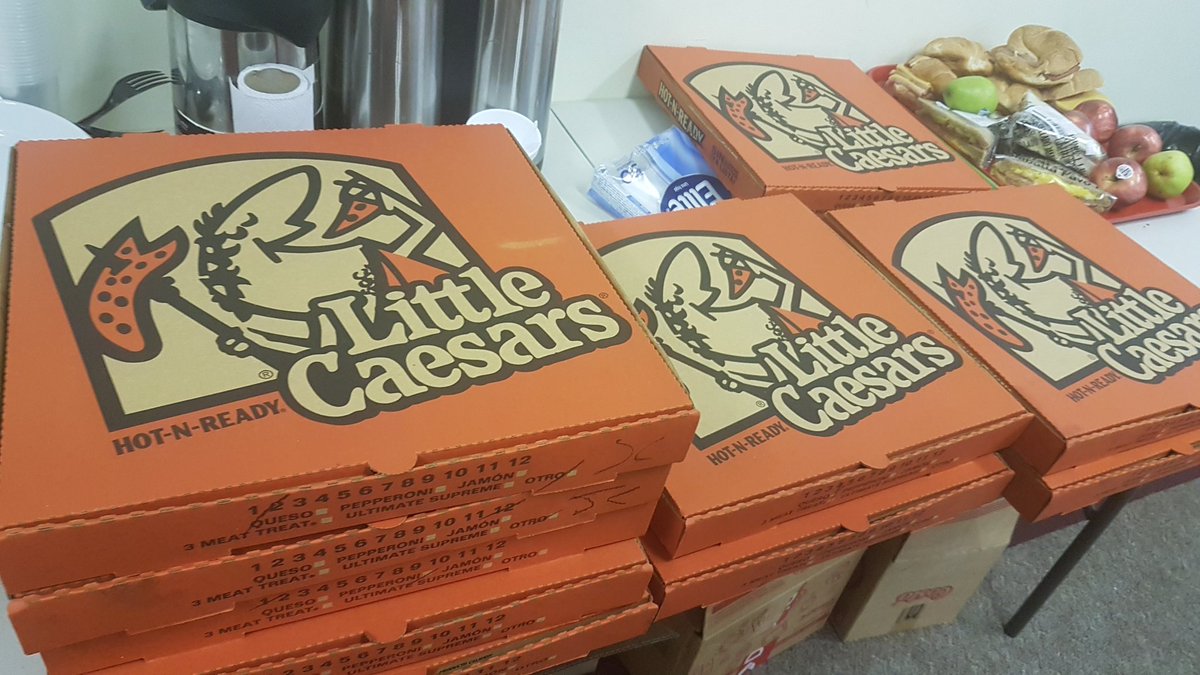 Camilo_Mero's tweet photo. #ExperianHackathon thanks to one of our sponsors #littlecaesarslovers @littlecaesarschile for supporting our #ExperianChile teams, what a delicious pizza!! https://t.co/41CFKh4ZLp