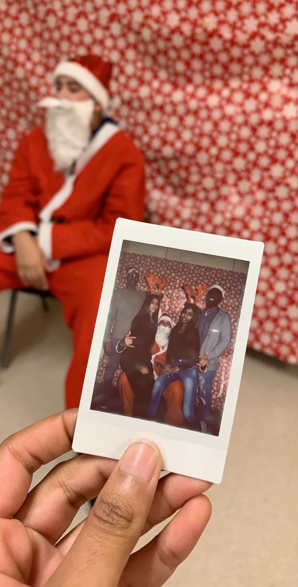 ChinguacousySAC's tweet photo. And thatβs a wrap for Photos with Santa! #chingmas2k18 #picwithsanta π
π½π
π½π
π½ Day 3 of Chingmas is CHINGMAS COLOURS, so wear red or green on Monday Chinglewolves!!! @chinguacousyss https://t.co/HkWfy9LZTk