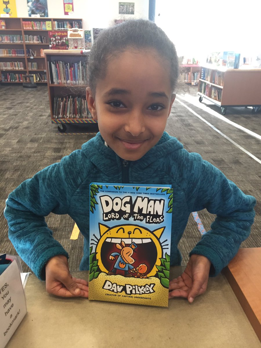 LibraryMcmicken's tweet photo. Students are so happy to check out the books they have been waiting for! Thank you @HighlineSchlsFd! We love the #ExcelGrant #nomorewaitlist #mcmreads #highlinereads #highlineschools https://t.co/mJOPKiNbcJ