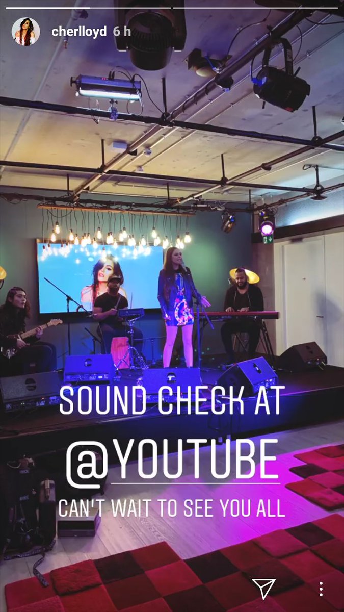 CherArgLloydoff's tweet photo. Cher via Story hoy en su evento por los 3M de subscripciones en Youtube , en Londres 💗💕🎶 https://t.co/hfV0tS8kfJ