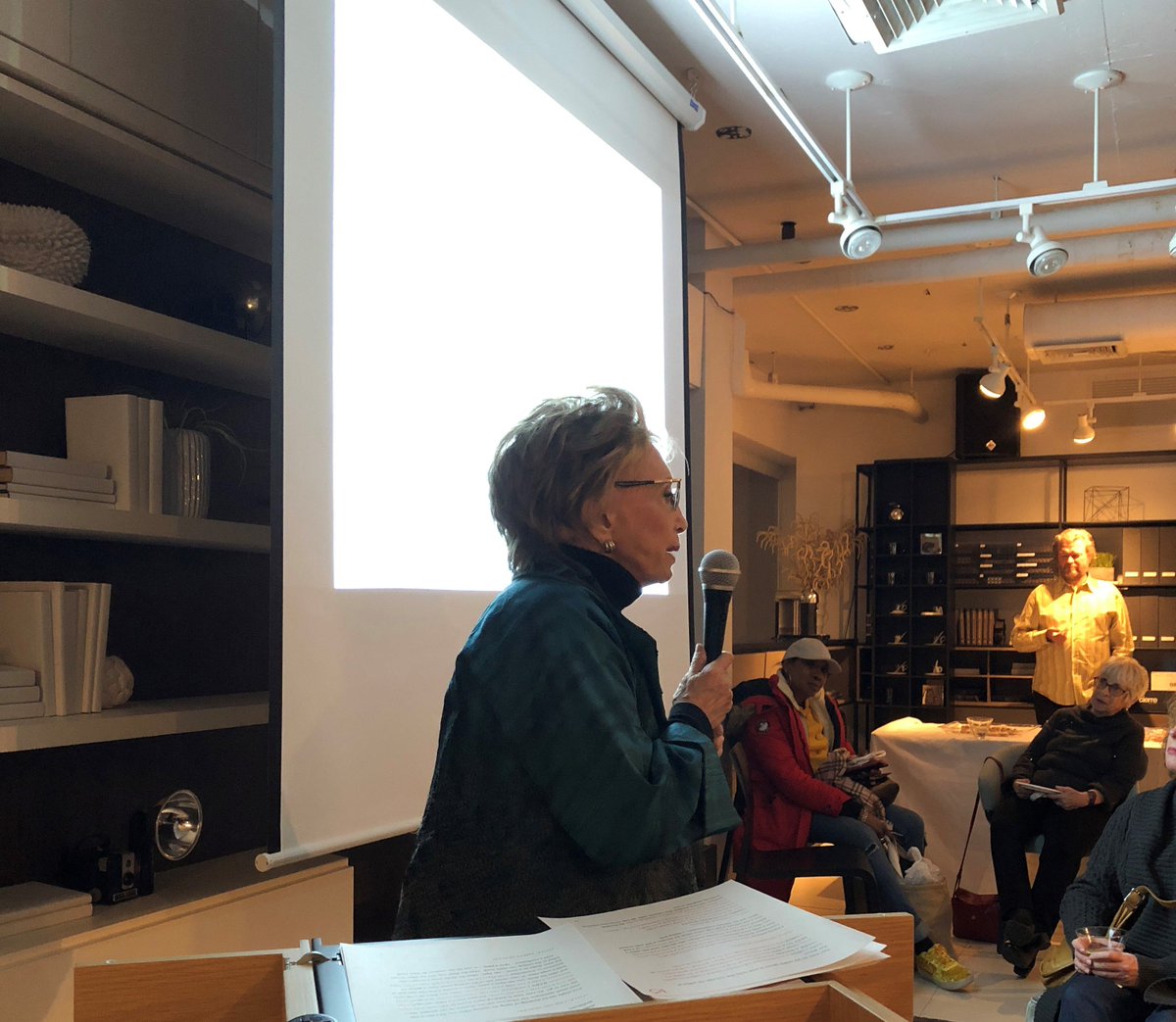 resourcfurnitur's tweet photo. Huge thank you to all who attended the book launch party for "Small Space Living" by award-winning architect and author, Roberta Sandenberg! Purchase your copy of the book today (https://t.co/nq1ZamBX5f) #SmallSpaceLiving #SmallSpaceChallenges #BookLaunch #InteriorDesign https://t.co/xDsMx91TXp