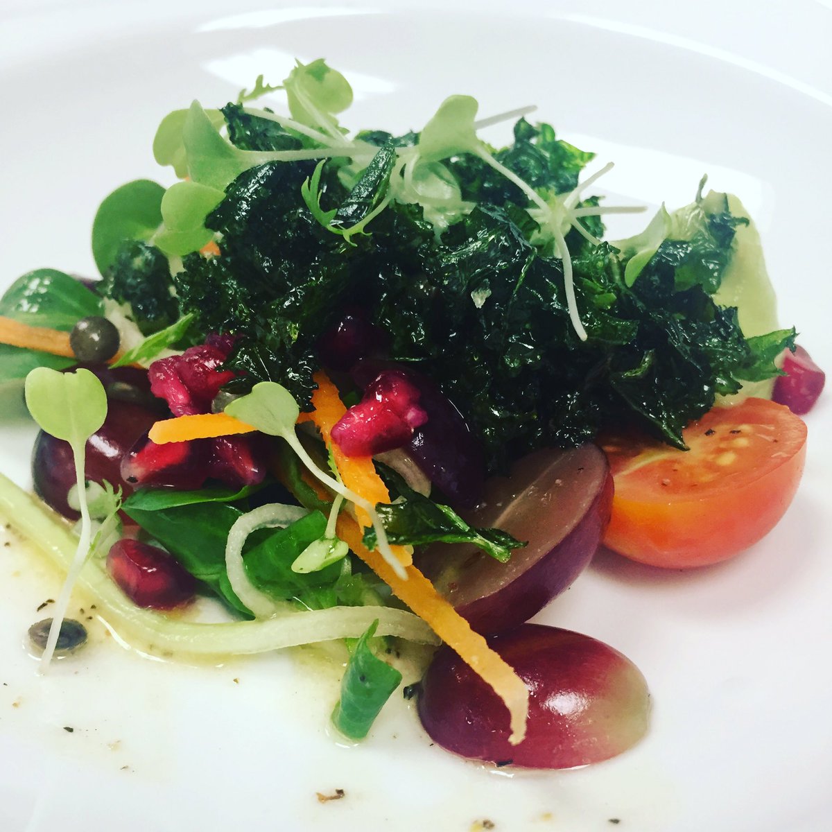 chef_Tone70's tweet photo. #vegan #vegetarian #starter #crispykale #puylentils #grapes #pomegranate #avocado🥑 #cherrytomato #lemondressing @wistonhouse @wiltonpark https://t.co/Y9naTTtTWc