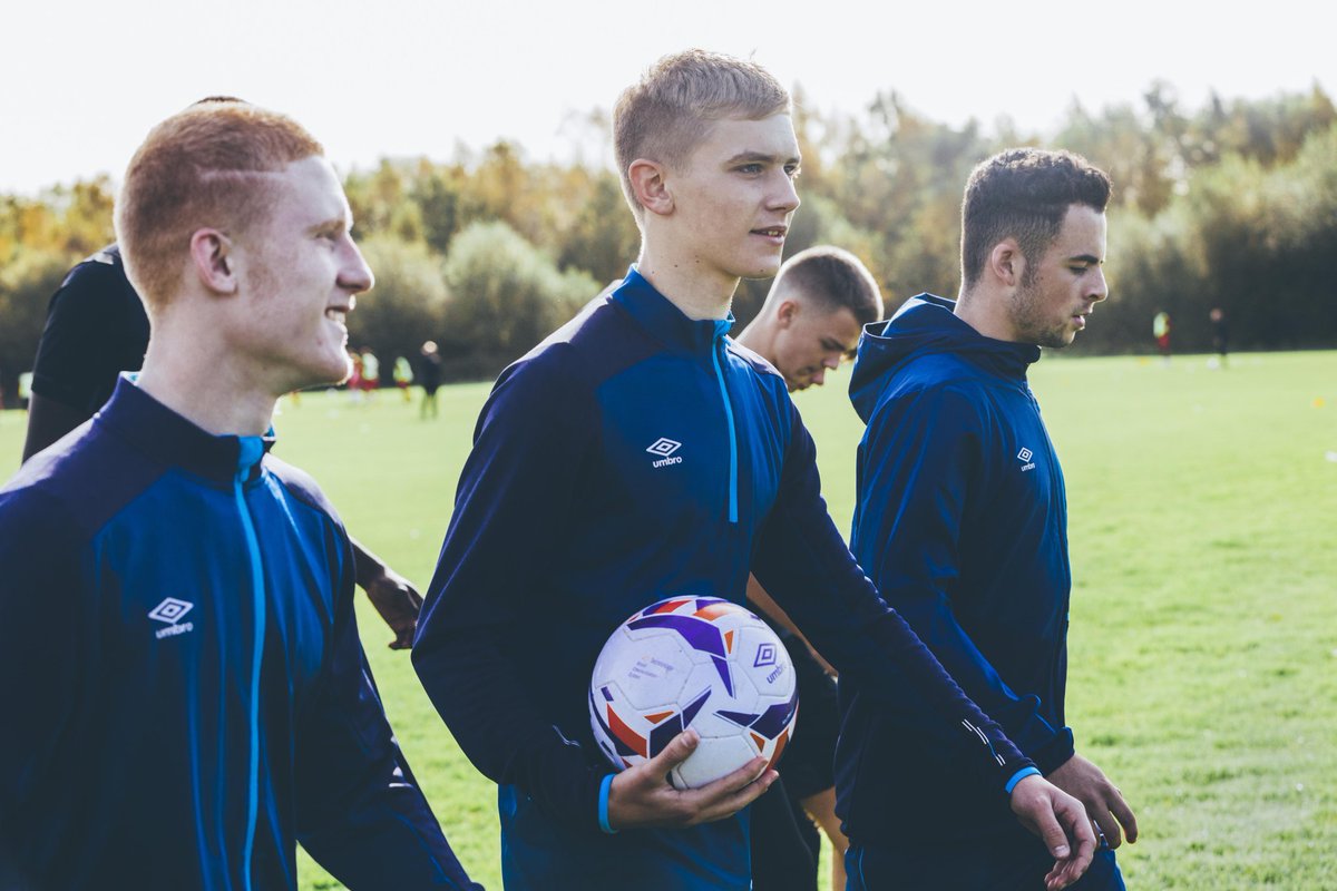 UmbroArgentina's tweet image. Football Training.

#UmbroProTraining #Football #Training #Futbol #Entrenamiento #Indumentaria