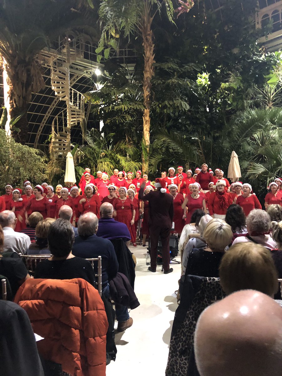 AlexandraGray's tweet photo. Cannot beat the @The_Palmhouse #CarolConcert . Plus great service at the bar area from a guy called George https://t.co/URatTlQgfT