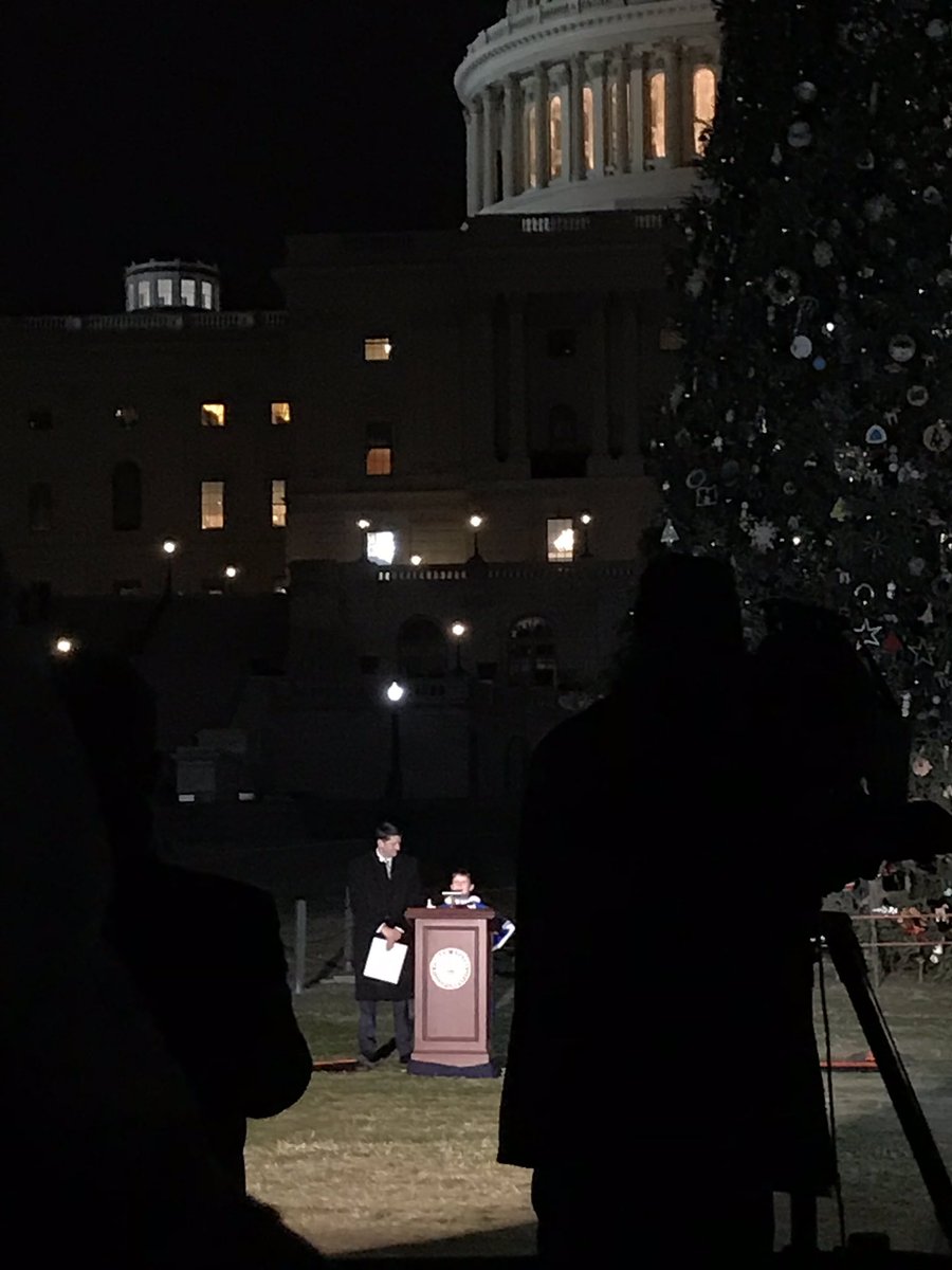 TracktheTree's tweet photo. What an amazing 4th grader representing the state of Oregon! #TrackTheTree #Oregon #CapitolChristmasTree https://t.co/e19eNA2nbx