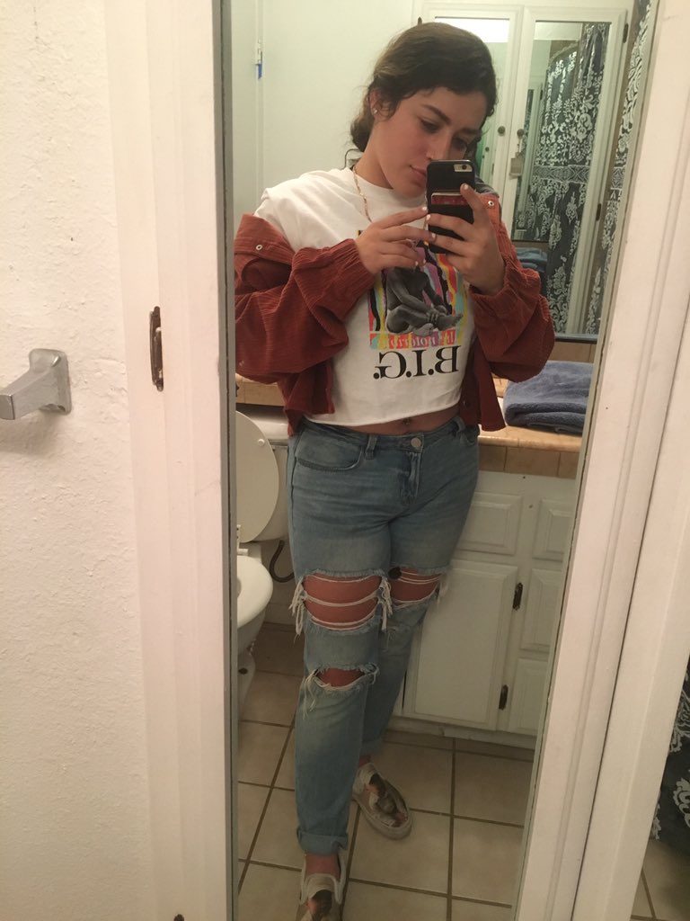vallozano11's tweet photo. I love it when you call me big poppa. #validLGBTQ https://t.co/JKv43bBMA9