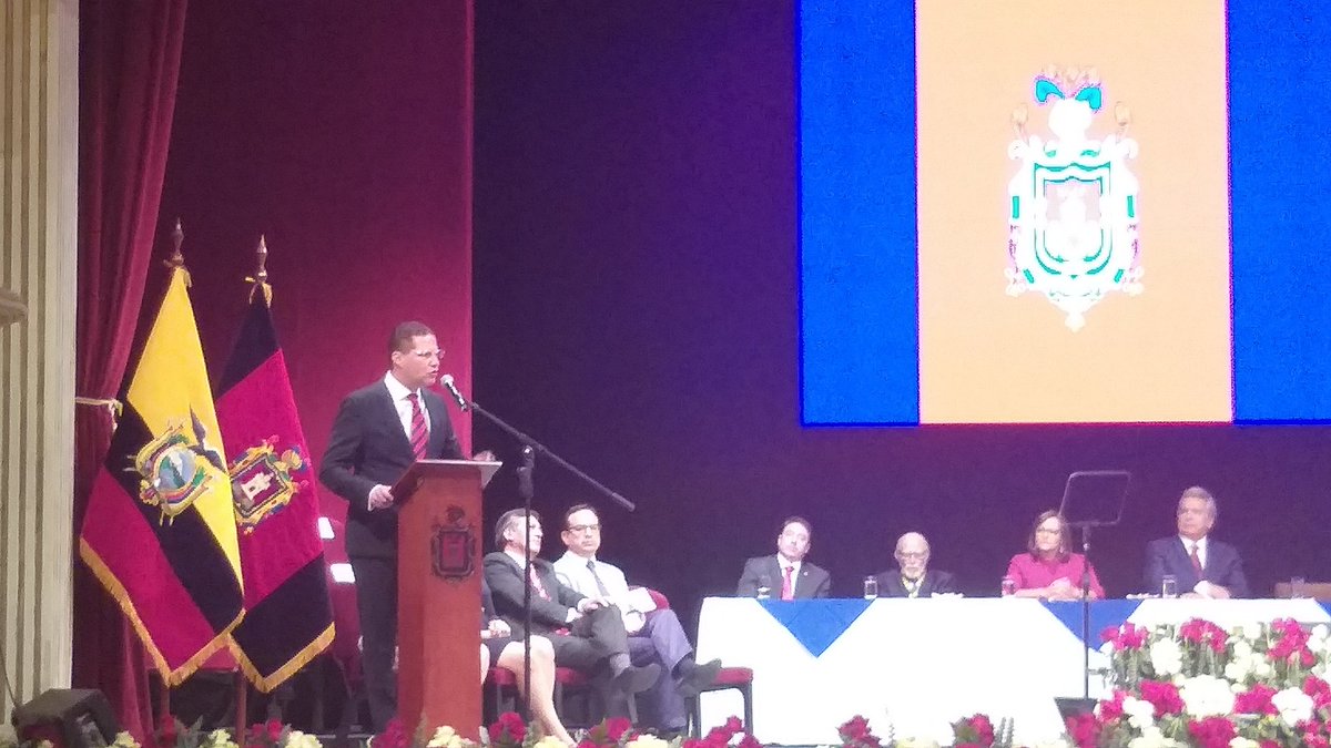 IvoneEsQuito's tweet photo. #FiestasUIO hasta el final @MauricioRodasEC deja mucho que desear. Su discurso se centra en quejarse del #correísmo, en lugar de hablar de su gestión. ¿Será que no tiene algo que decirle a la ciudad? #Quito #SesiónSolemne https://t.co/pnkKEnyiwg