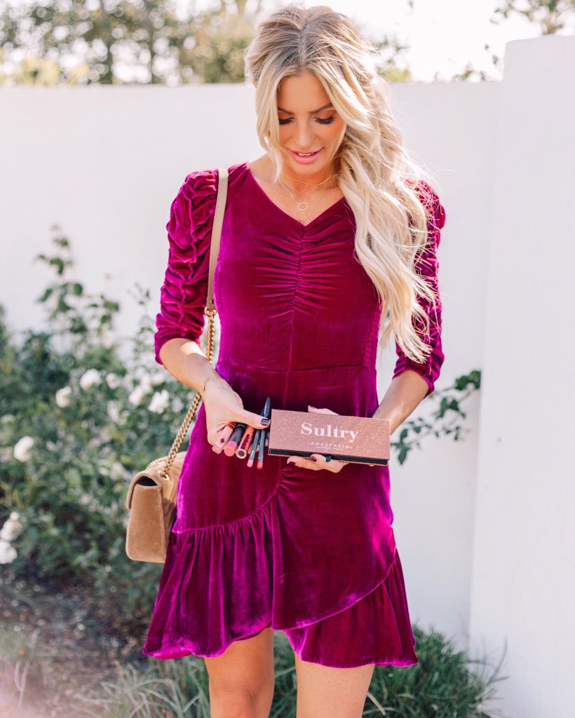 Talking holiday beauty over on lyndiinthecity.com 💕 with <a href="/Nordstrom/">Nordstrom</a> #nordstrom #makeup #holidays