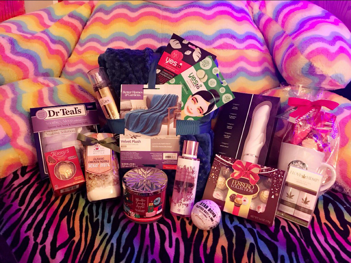 Sarah Skytower On Twitter 💝 Holiday Giveaway 💝 Like