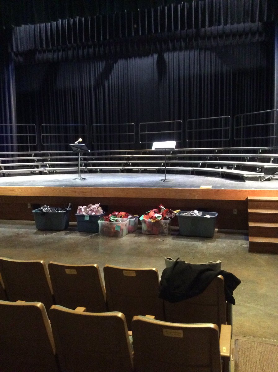 HAcklinMusic's tweet photo. The @phstheatre_org stage is ready for the youngest @SPSPanthers #BarnyardMoosical 🎶🤠🐮🐥🐷🎶 https://t.co/OKj146AiWF