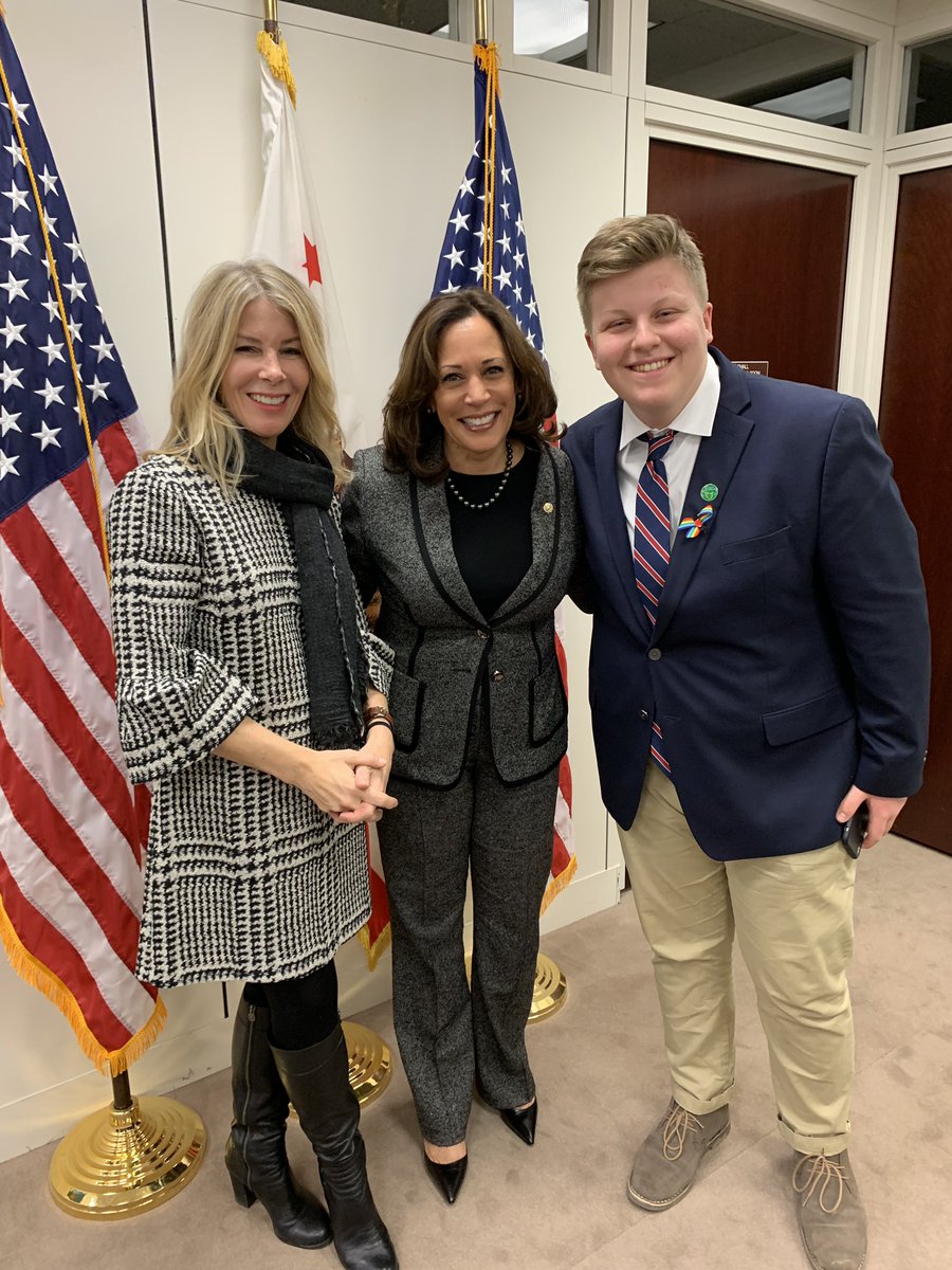 Hello__Congress's tweet photo. @jmittleman25 and @KamalaHarris! Senator Harris is a champion of change and is a strong supporter of common-sense gun reform. Thank you so much Senator Harris! #HelloCongress https://t.co/8OvuJTYMZZ